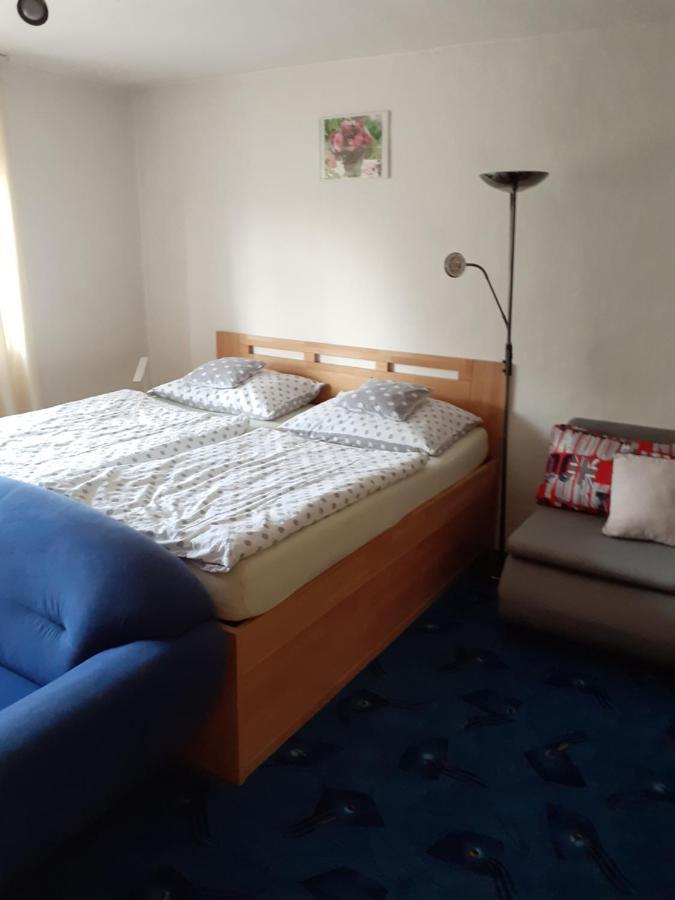 Rd Cerncin Bucovice Daire Dış mekan fotoğraf