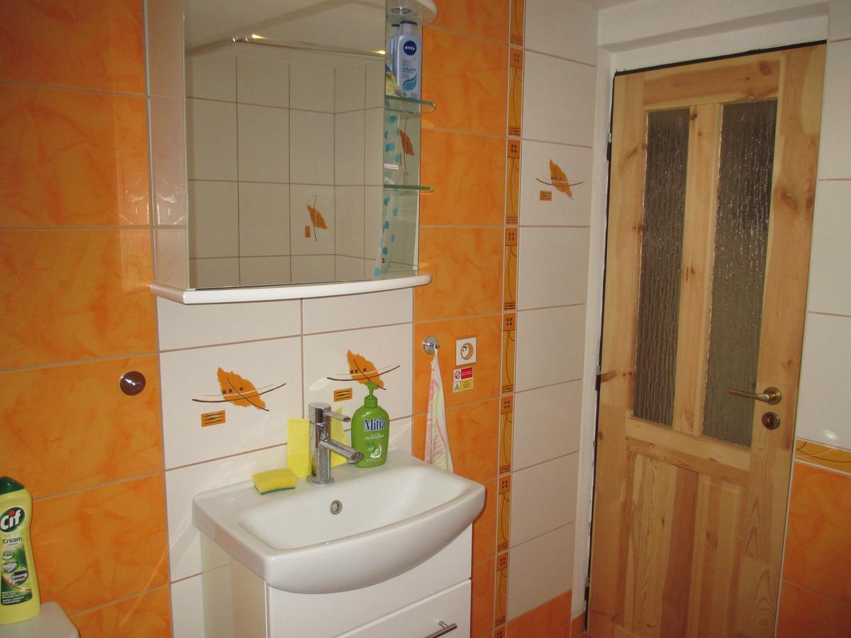Rd Cerncin Bucovice Daire Dış mekan fotoğraf